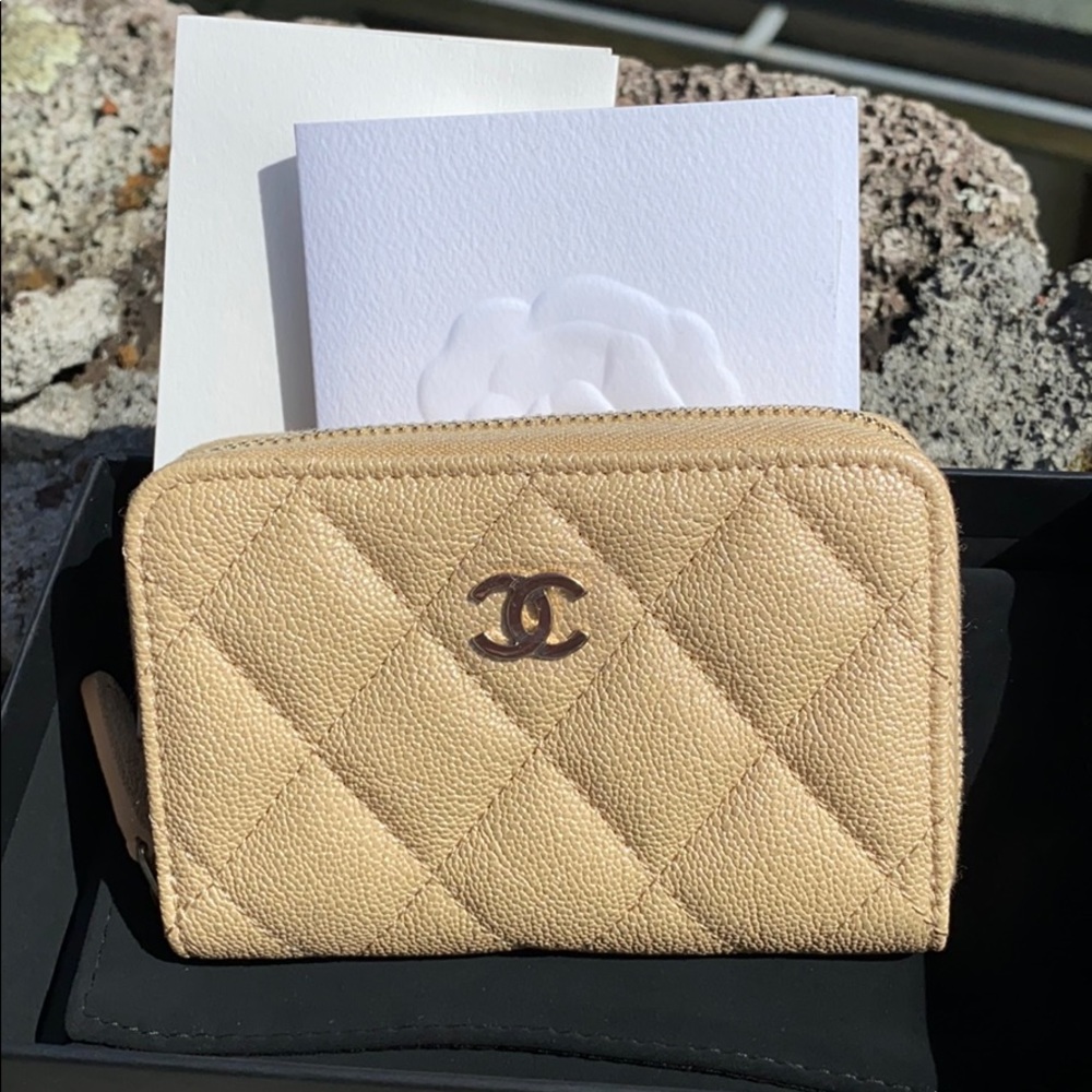 💯 Authentic Chanel Zippy Card Case
